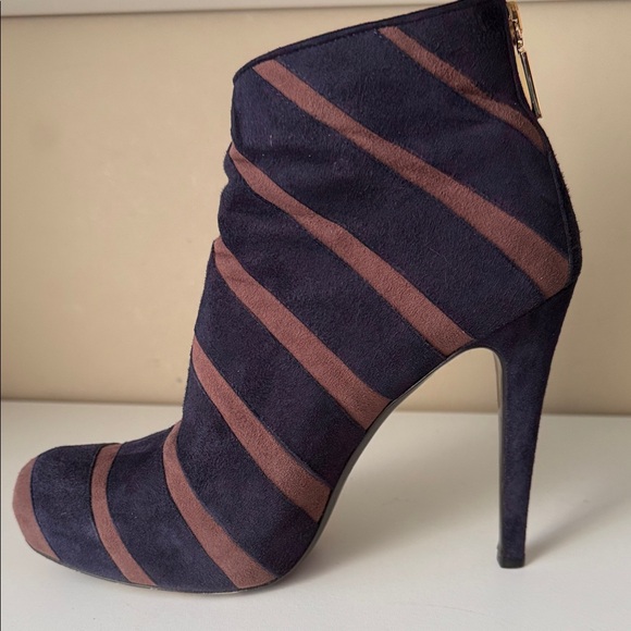 Bruno Magli Women's Ankle Boots in Navy and Brown - Picture 9 of 14